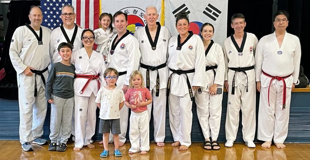Class Photo of Blue Wave Taekwondo Beverly Students and Instructors